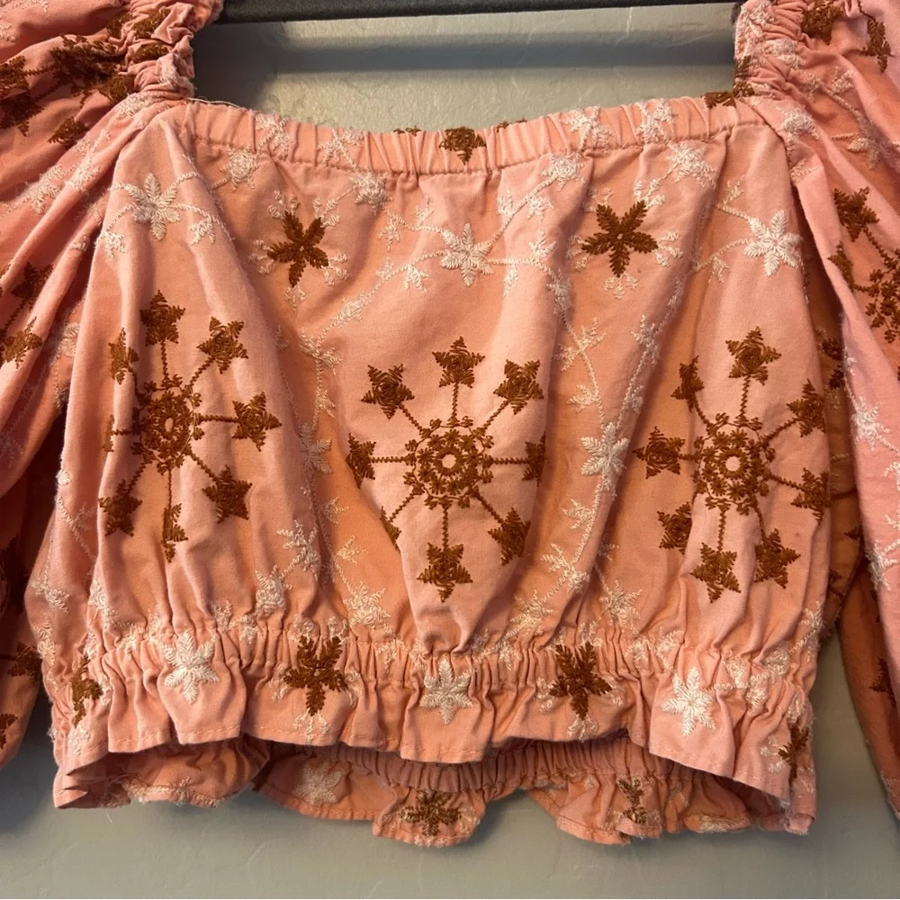 Zara women's coral peach floral embroidered cropped puff sleeve blouse size xs